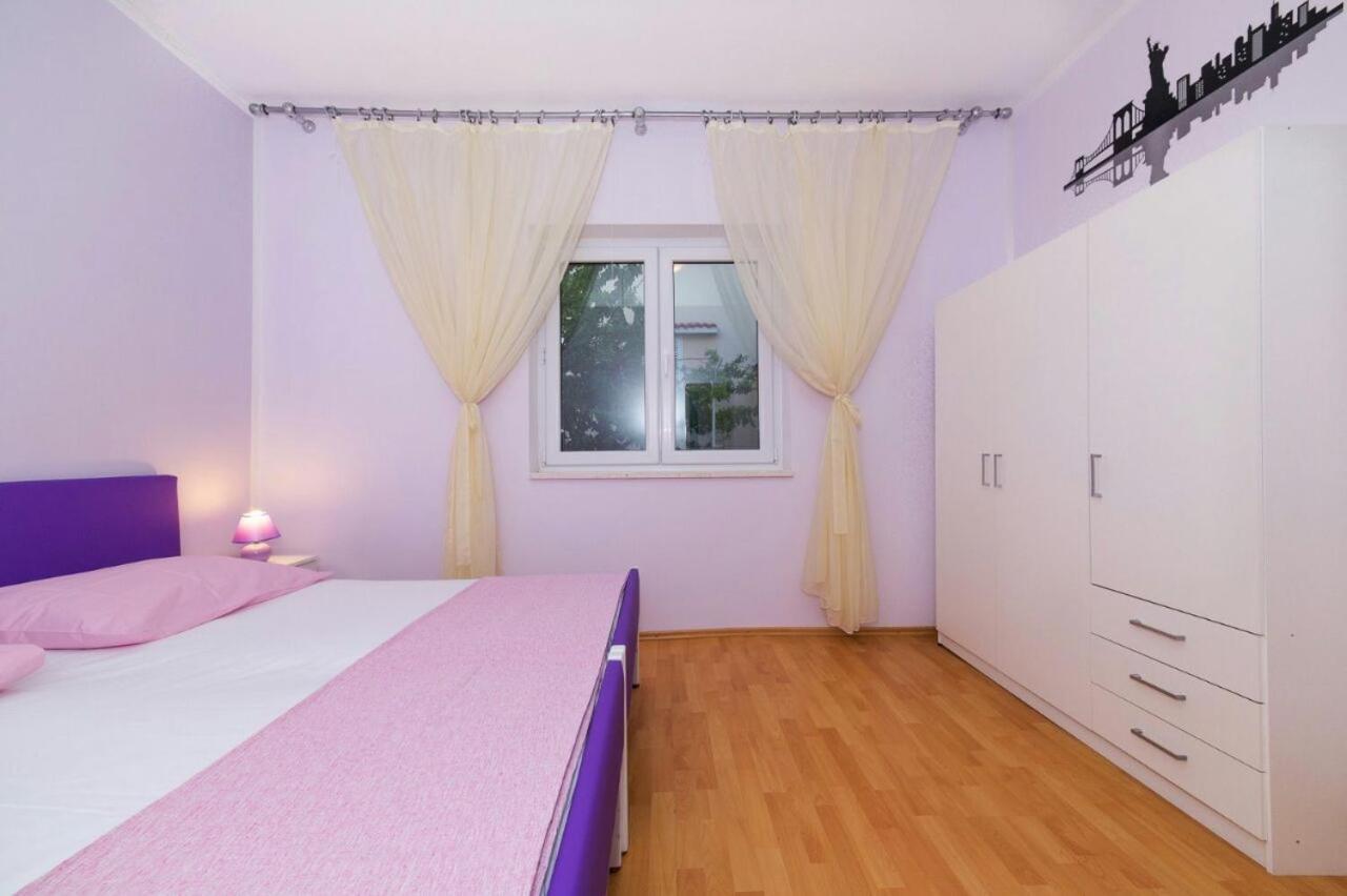 Beautiful Apartment In Center Of Trogir Kültér fotó